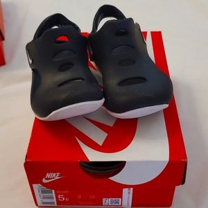 Nike Black & White Sandles